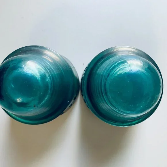 2 VNTG Blue Glass Electric Insulators Hemingray-19 Beaded Bottom, 1 W/Chip ("N") - Picture 5 of 8
